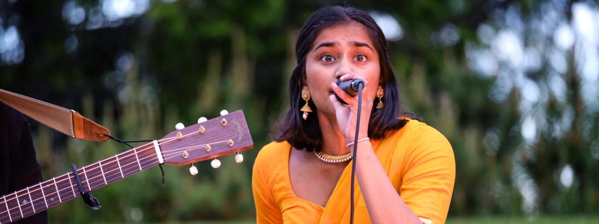 Sanger på konsert på Voksenåsen